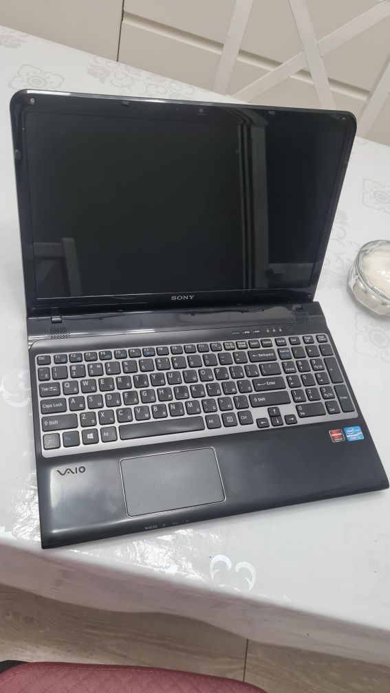 Sony vaio SVE1512Q1RB