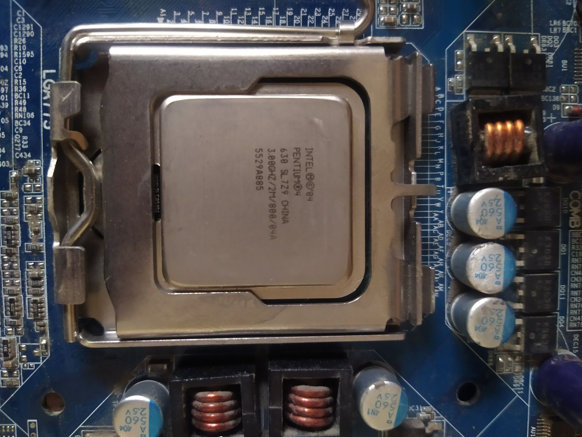Материнская плата gigabyte ga-8i915pc duo (проц+ОЗУ)