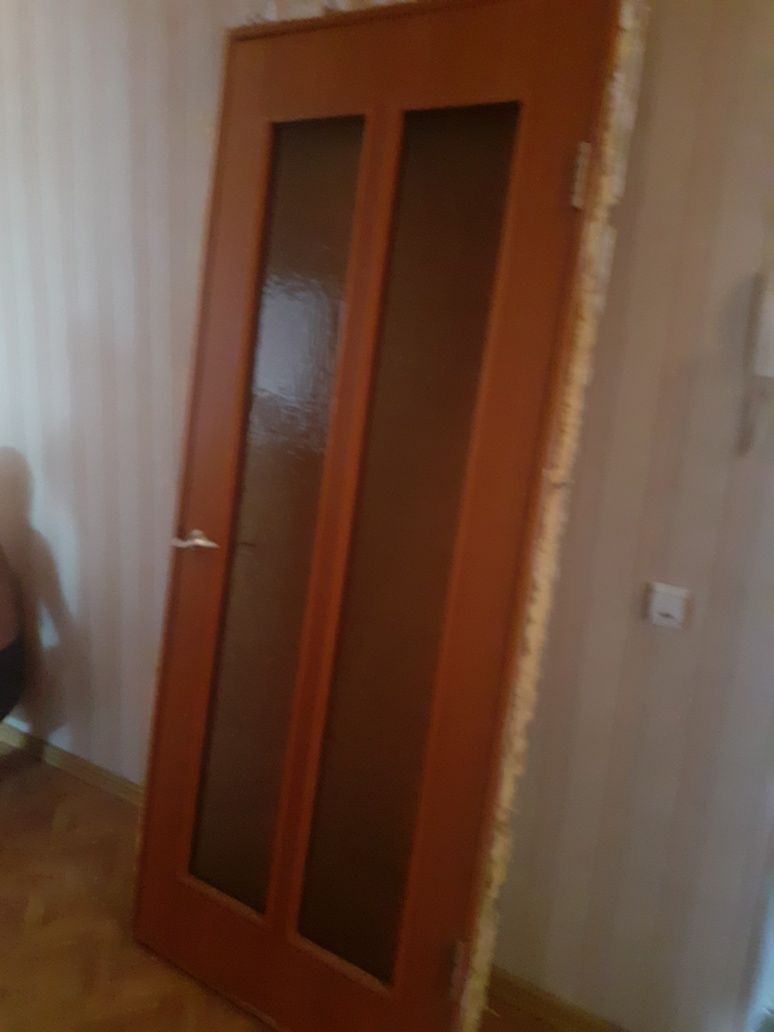 Межкомнатные двери б/у в отличном состояние
