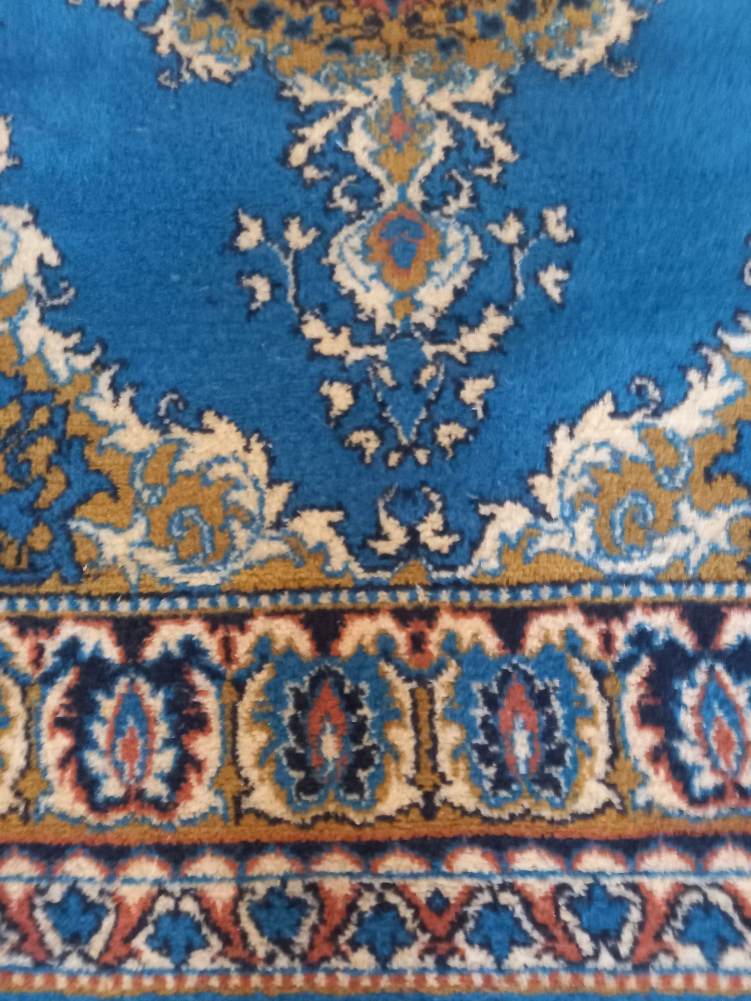Продаю коверы шерстяные,разные размера.,