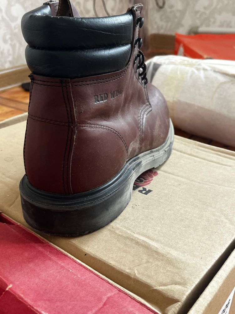 Продам ботинки red wing