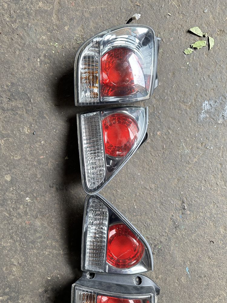 Задние фонари на Lexus RX330