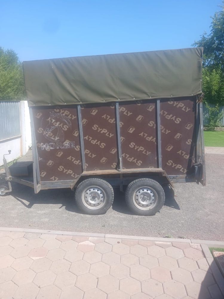 Продается коневозка и прицеп