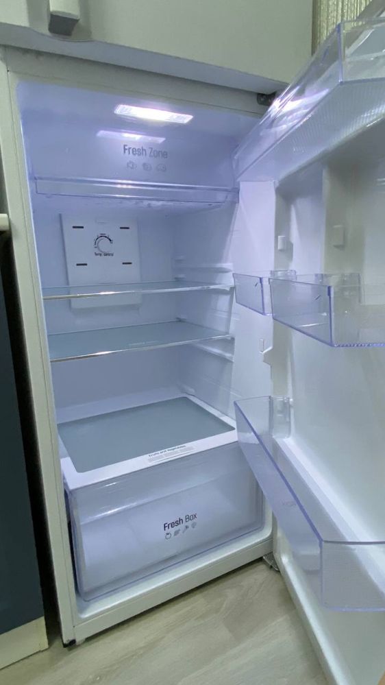 Продам совершенно новый холодильник