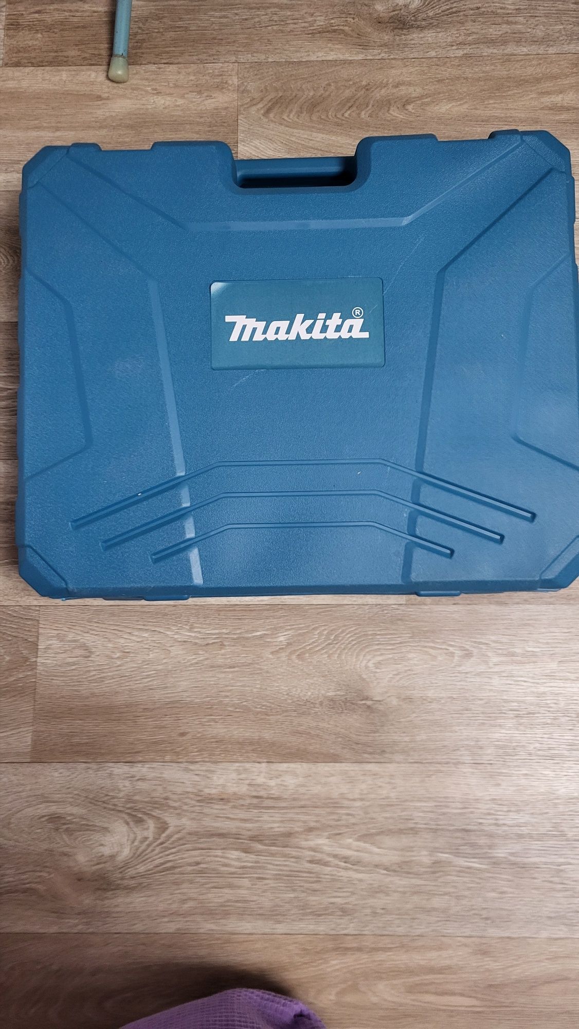 Продам набор инструментов MAKITA 4 В 1.