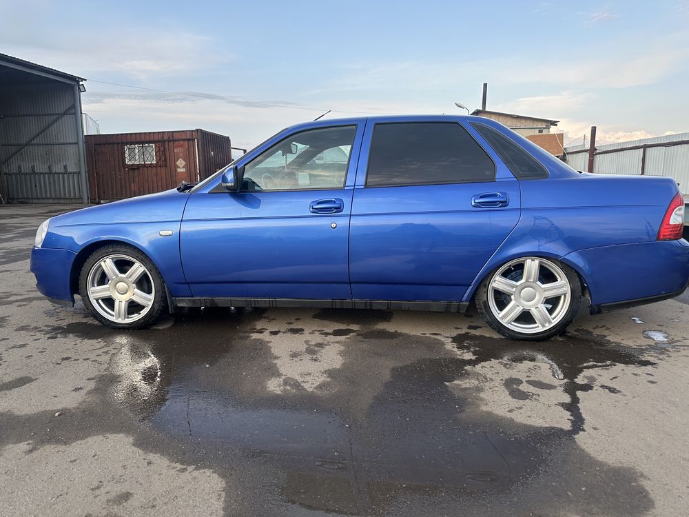 Продаю LADA Priora 2