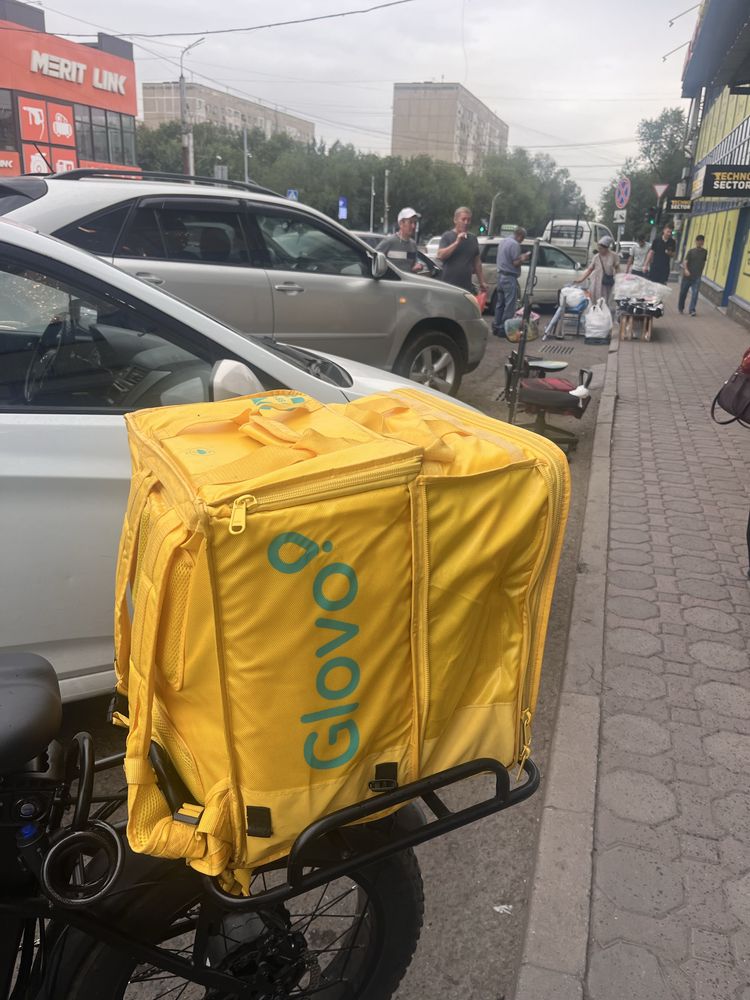 Glovo termo sumka