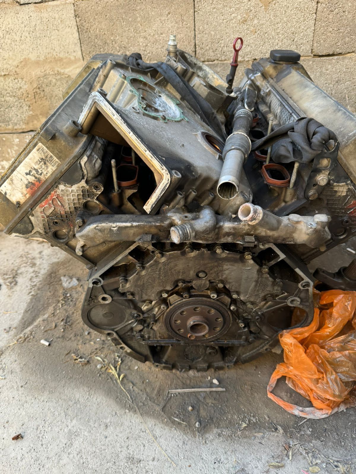 Мотор от БМВ е38 m62b3.5 ванос