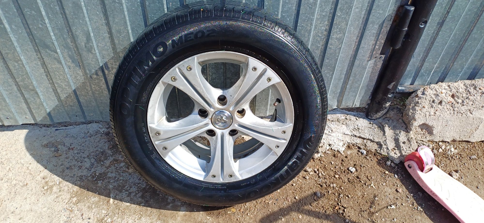 205 65 R 15 продам