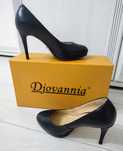 Продам женские туфли Djovannia