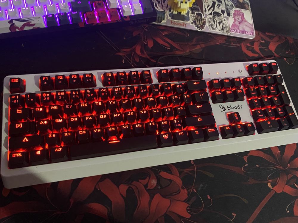 Продам клавиатуру Bloody A4Tech B810RC