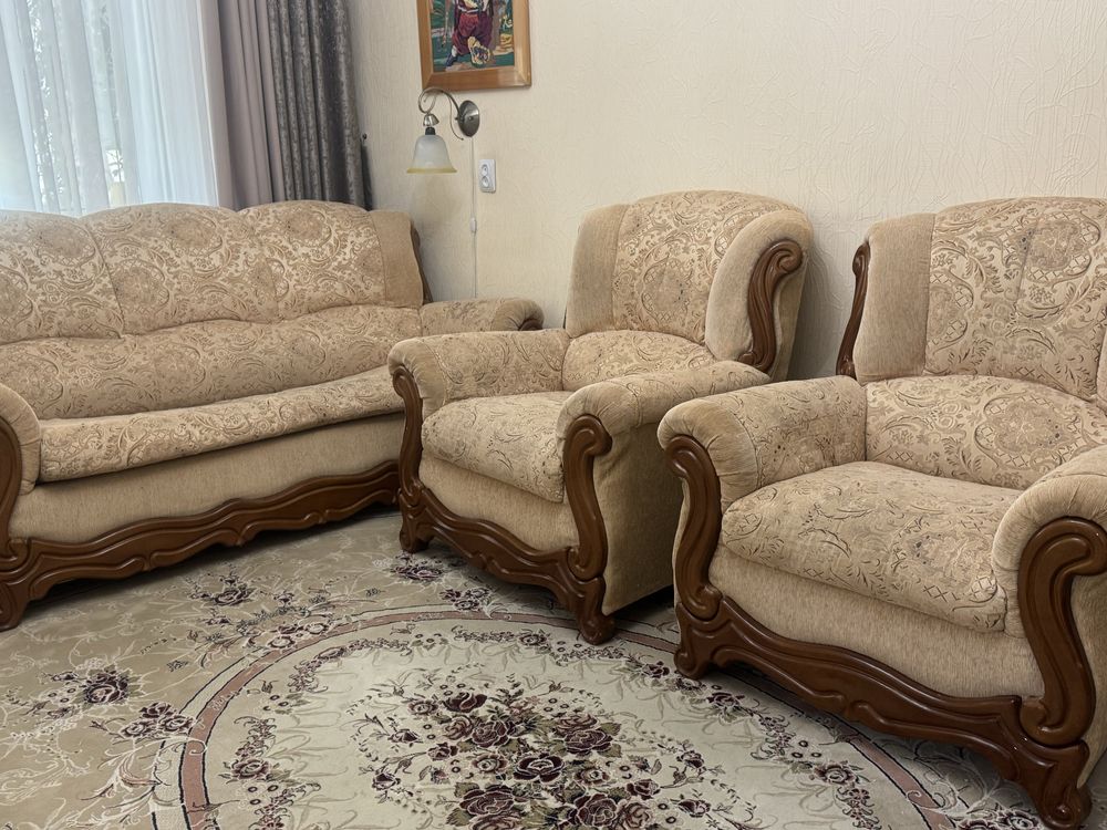 Продаю комплект мягкой мебели (Турция)