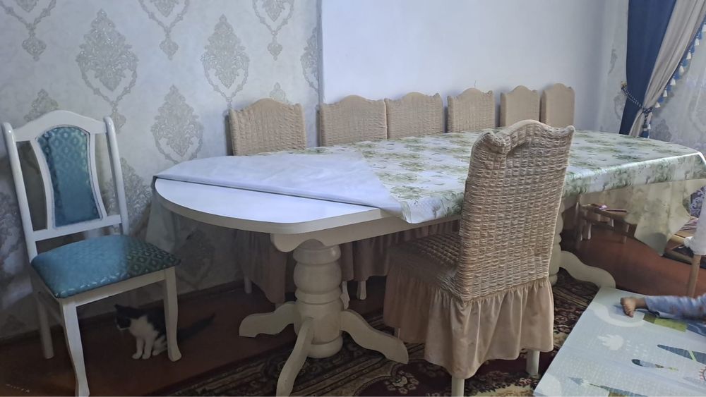 продается стол стуликами