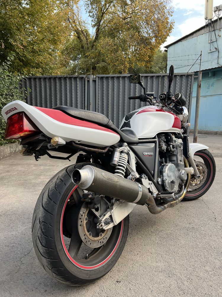 Мотоцикл Свеже Доставлен из Японии HONDA CB1000. Мотосалон в Алматы!