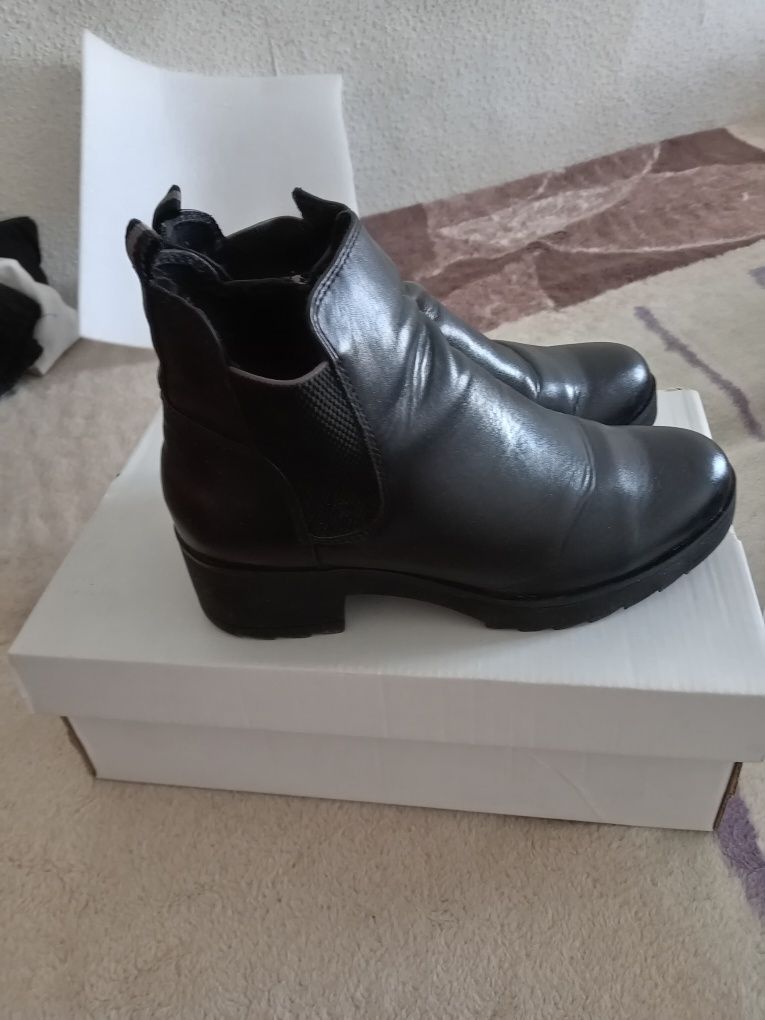Продам осенние батинки