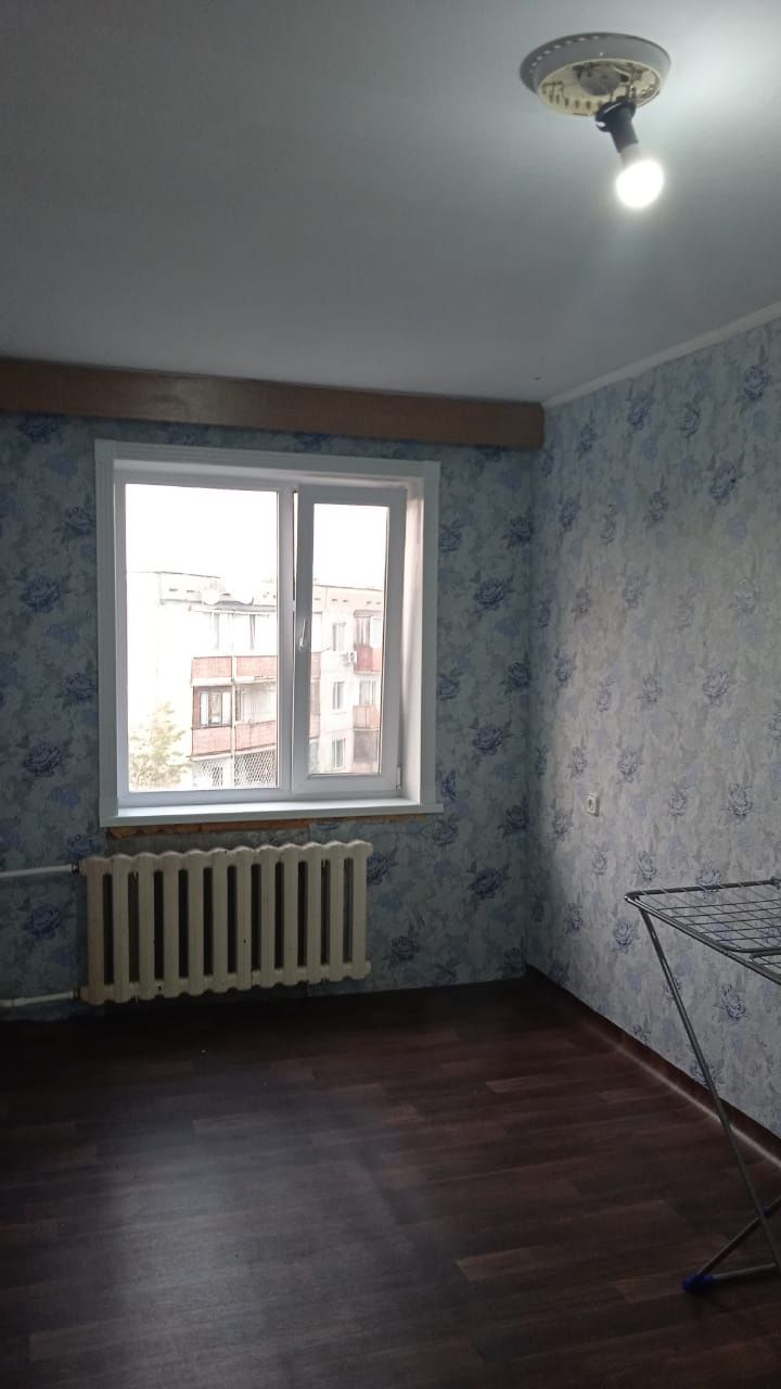 Продам 2 комнатную квартиру, район маг. Достык.