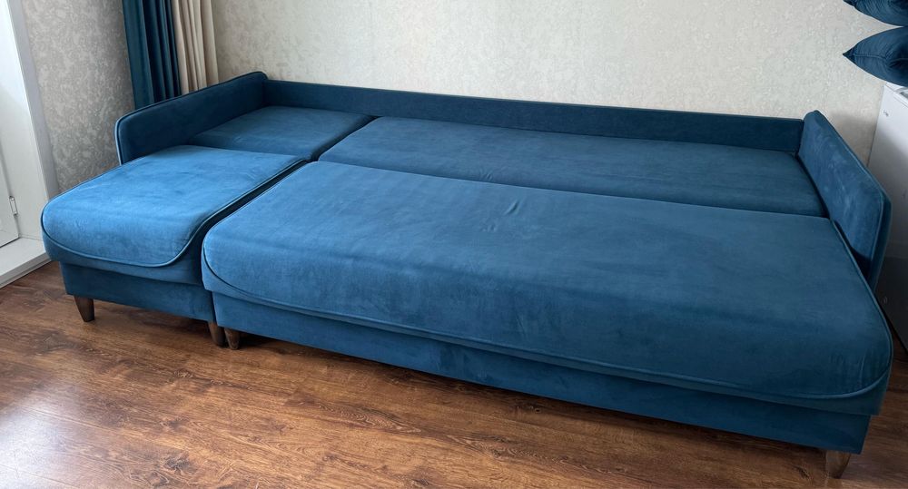 Продам диван в шикарном цвете