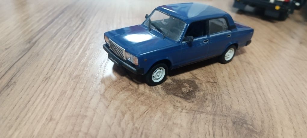 Коллекционные модели в масштабе 1:43