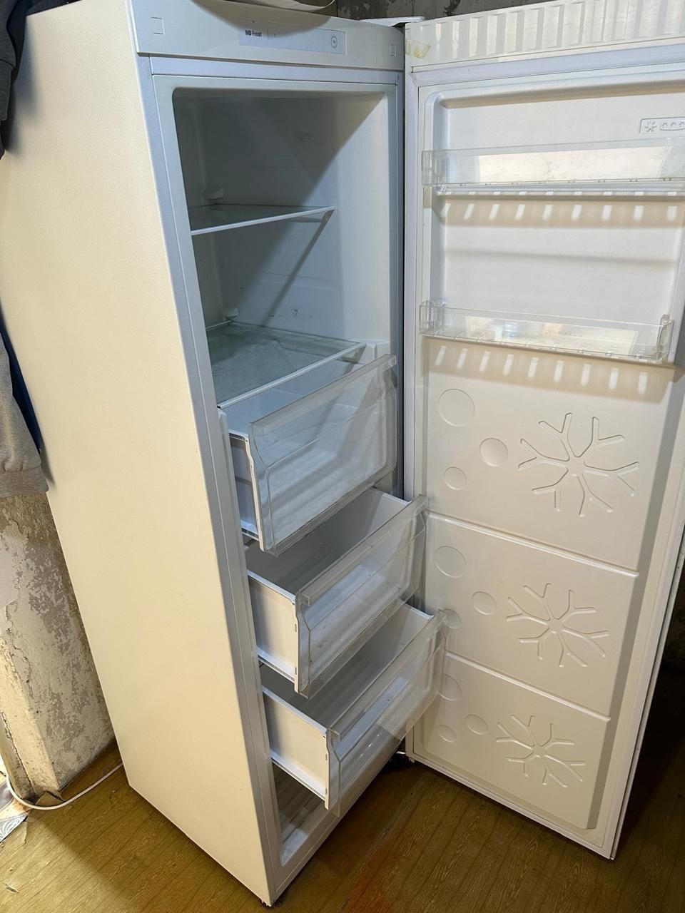 Продам морозильник
