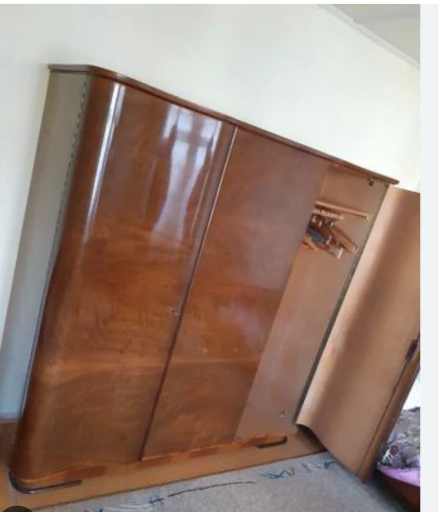 Продам  Шифонер ,ШкаФ,Угольник,Стол.