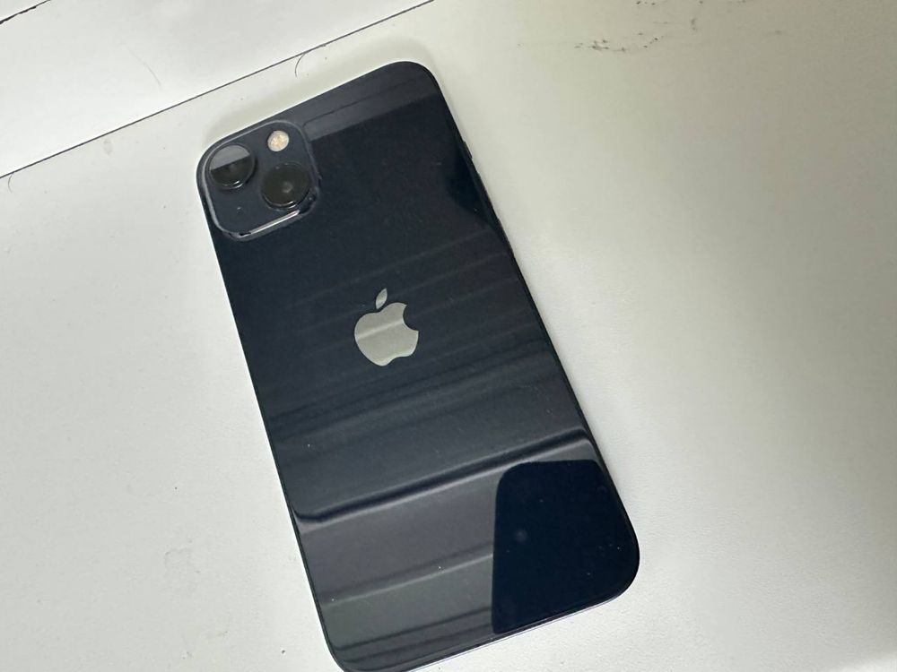Продам iPhone 13 128 гигабайт