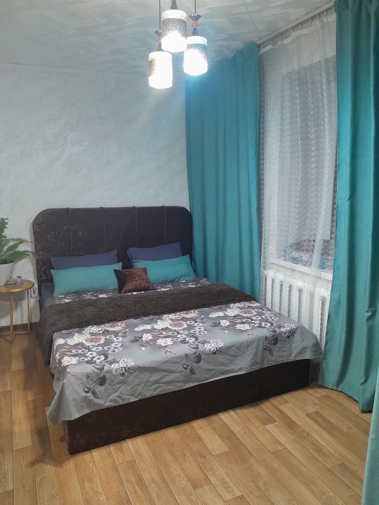 Продам 3х комнатную квартиру,микрорайон Строитель,14(14)сверху техэтаж