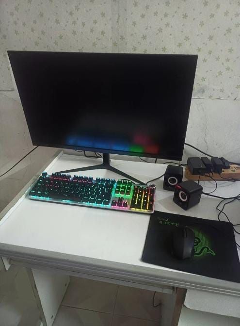Игровой монитор 180гц