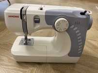Продам швейную машинку Janome