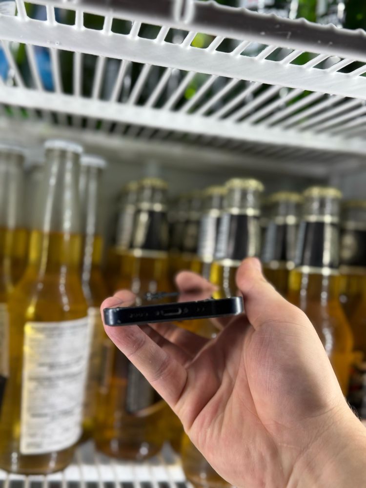 Iphone 12 mini в хорошем состояни