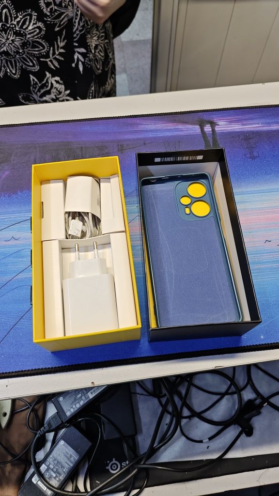 Телефон Poco F 5
