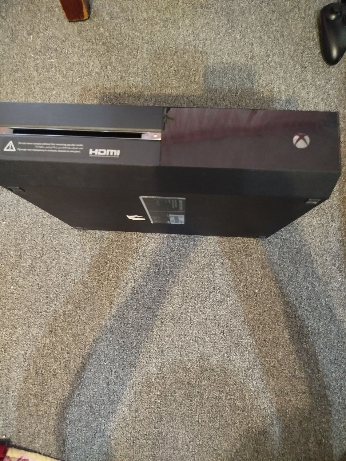 Продам Xbox one с блоком питания,без джостиков