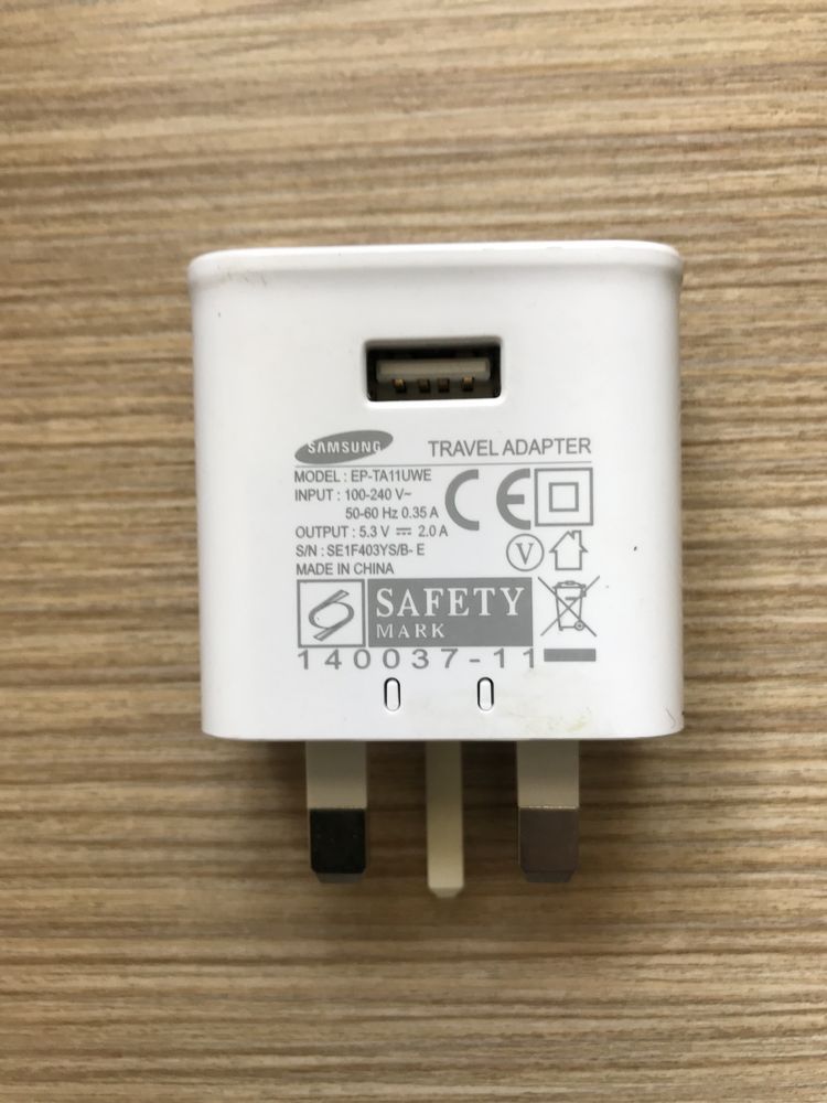 Переходник для Samsung продаю. Travel-adapter