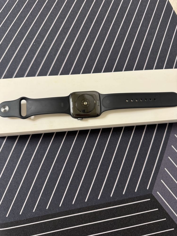 apple watch SE 44m