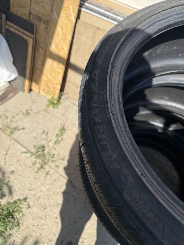 Шины летние 235/40/19 Bridgestone Turanza