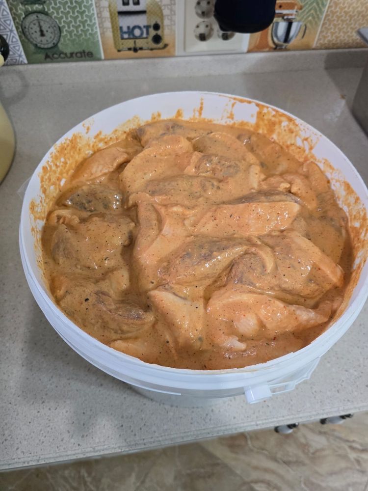 Шашлык из  утки,также есть и маринад.