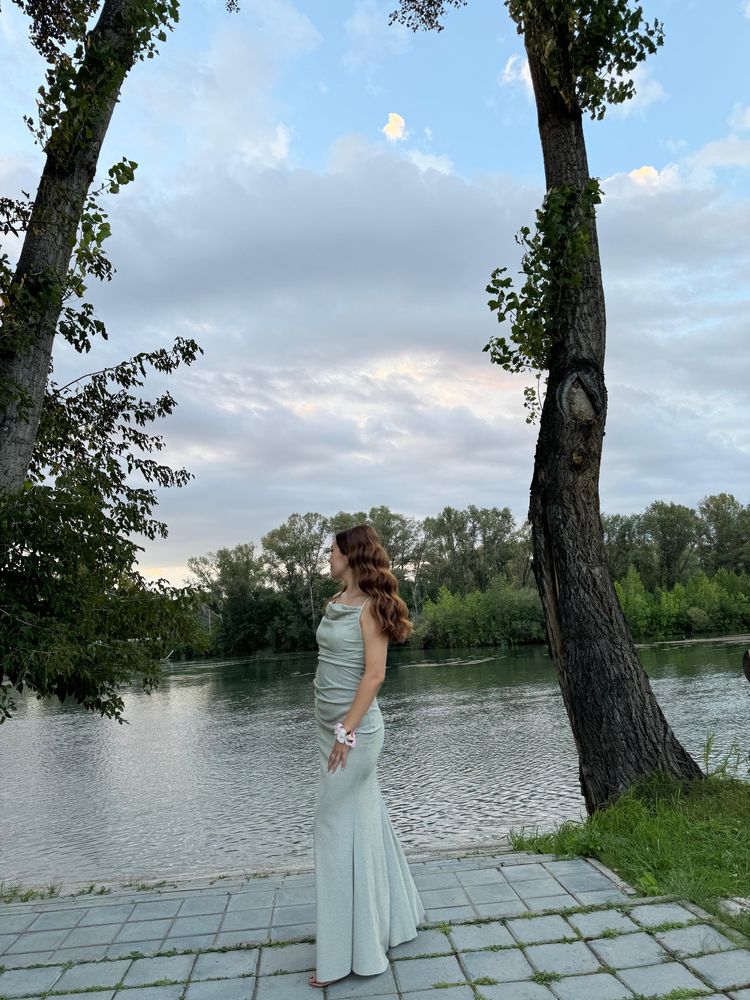 Вечернее платье
