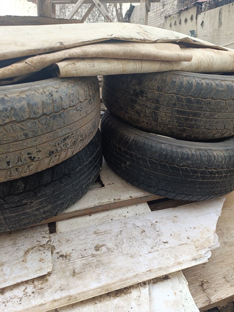 Продам шины 265 65 R17 4 шт