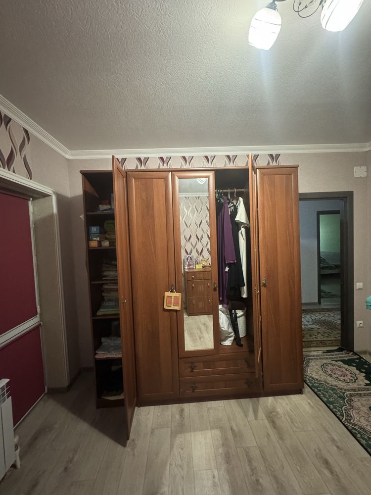 Продам шкаф с тумбами
