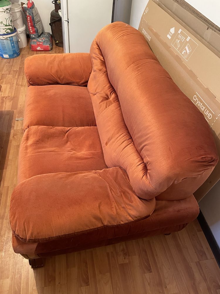 Продается диван Ш 175см, В 85см, Г 100см