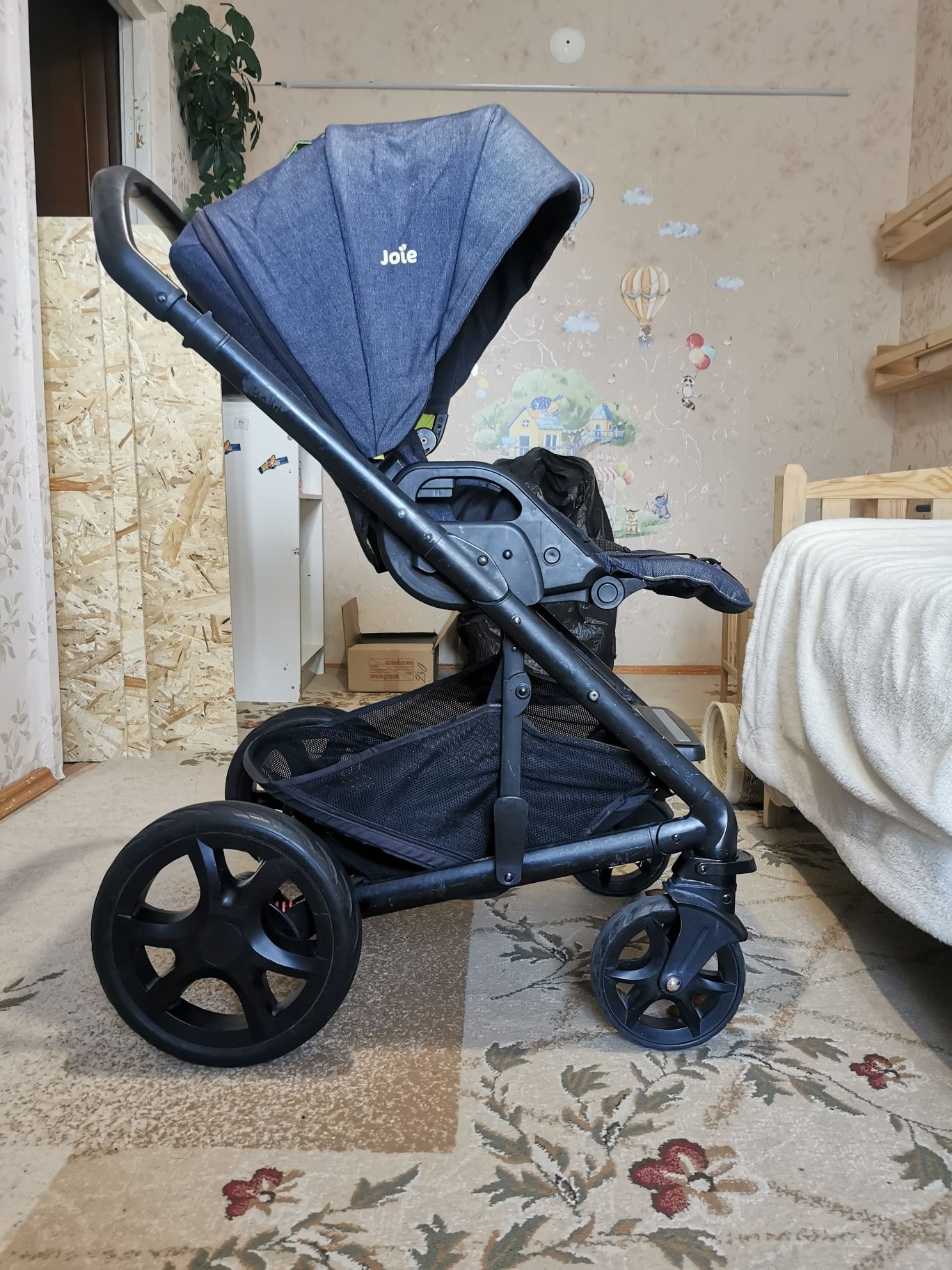 Продам коляску Joie Chrome
