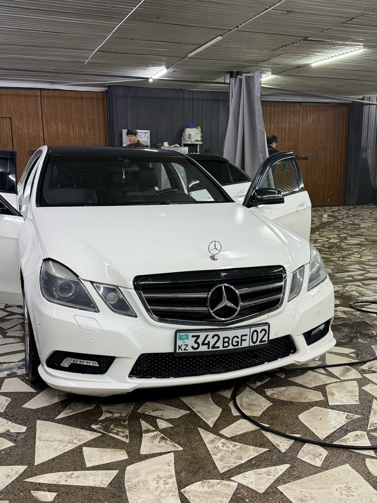 Мерседес продам.