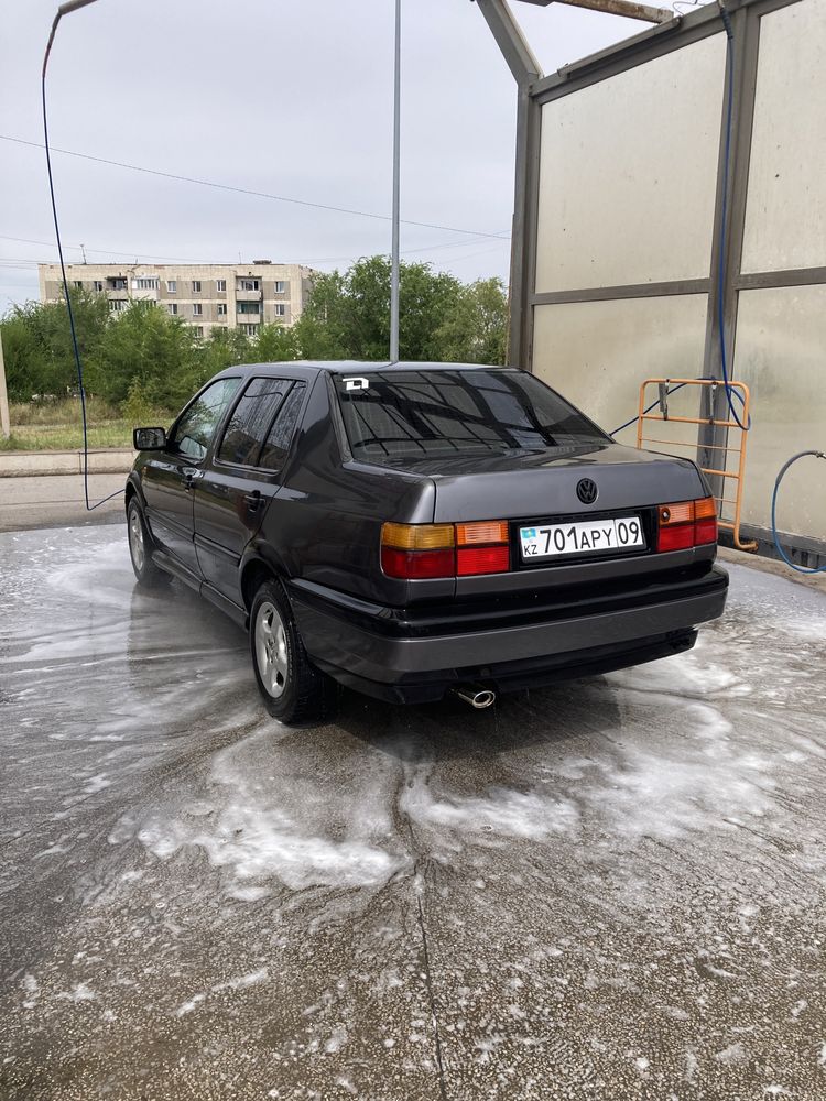 Продаю Vw vento 1.8 моно