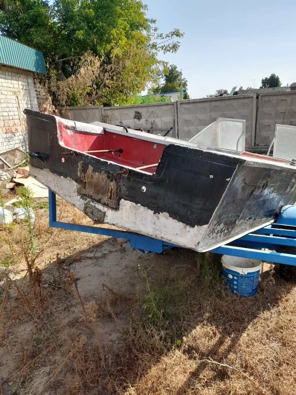 Продам лодку южанка 2