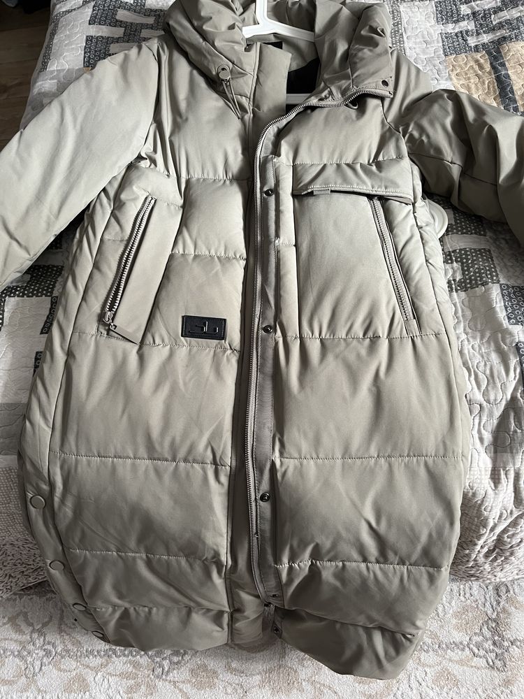 Продам зимний пуховик