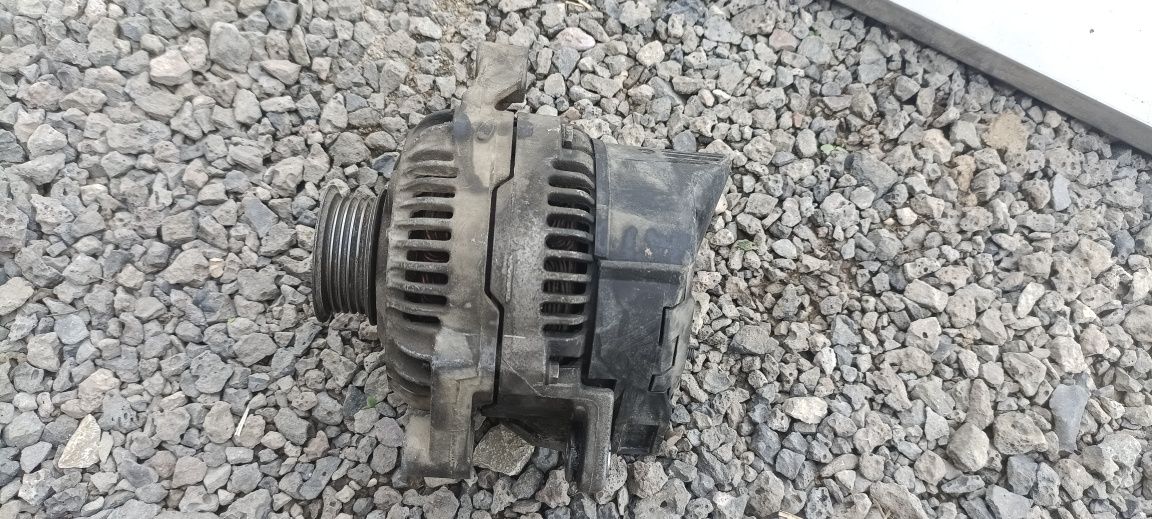 Продам генератор на тойота Авенсис, Карина.