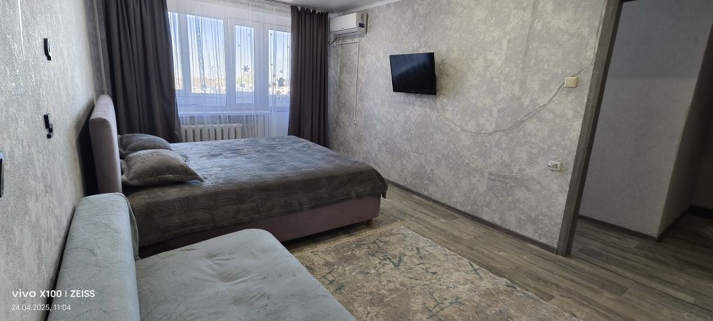 1 комн кв,  на Ломоносова 29. Имеется кандиционер