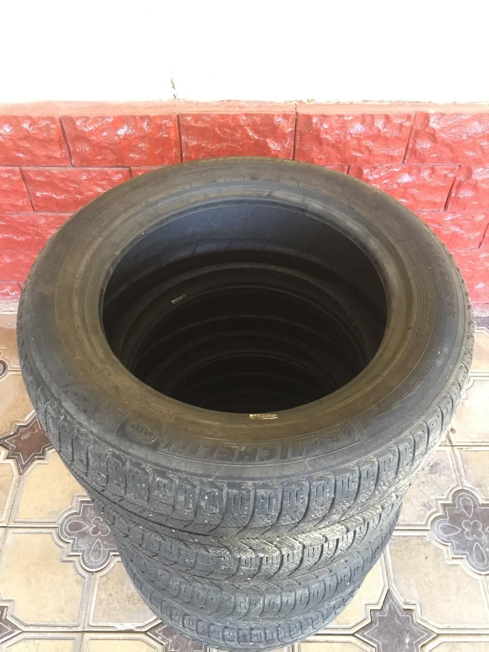 В продаже балоны зимний MICHELIN размер 215/55 R16
