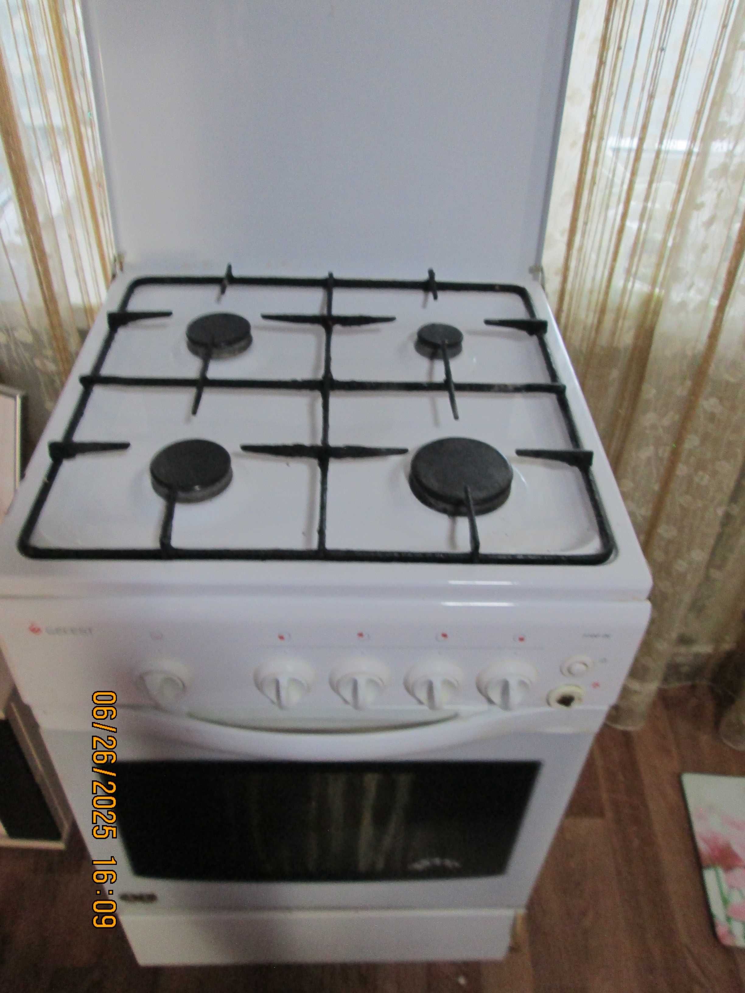 продается газовая плита б/у