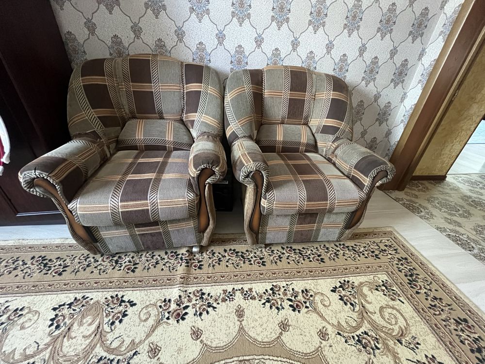 Диван с креслами