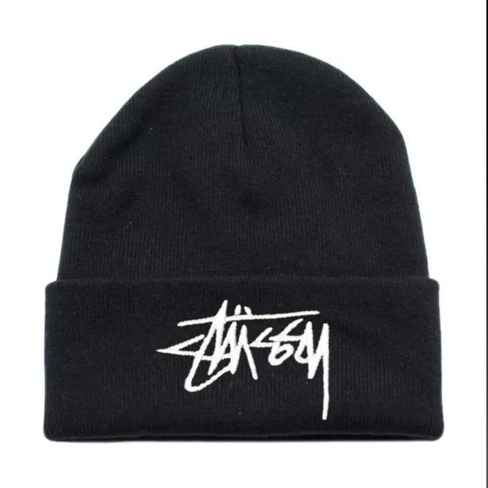 Шапки stussy и carhartt